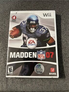 Nintendo Wii Madden NFL 07 - White, Black, Blue